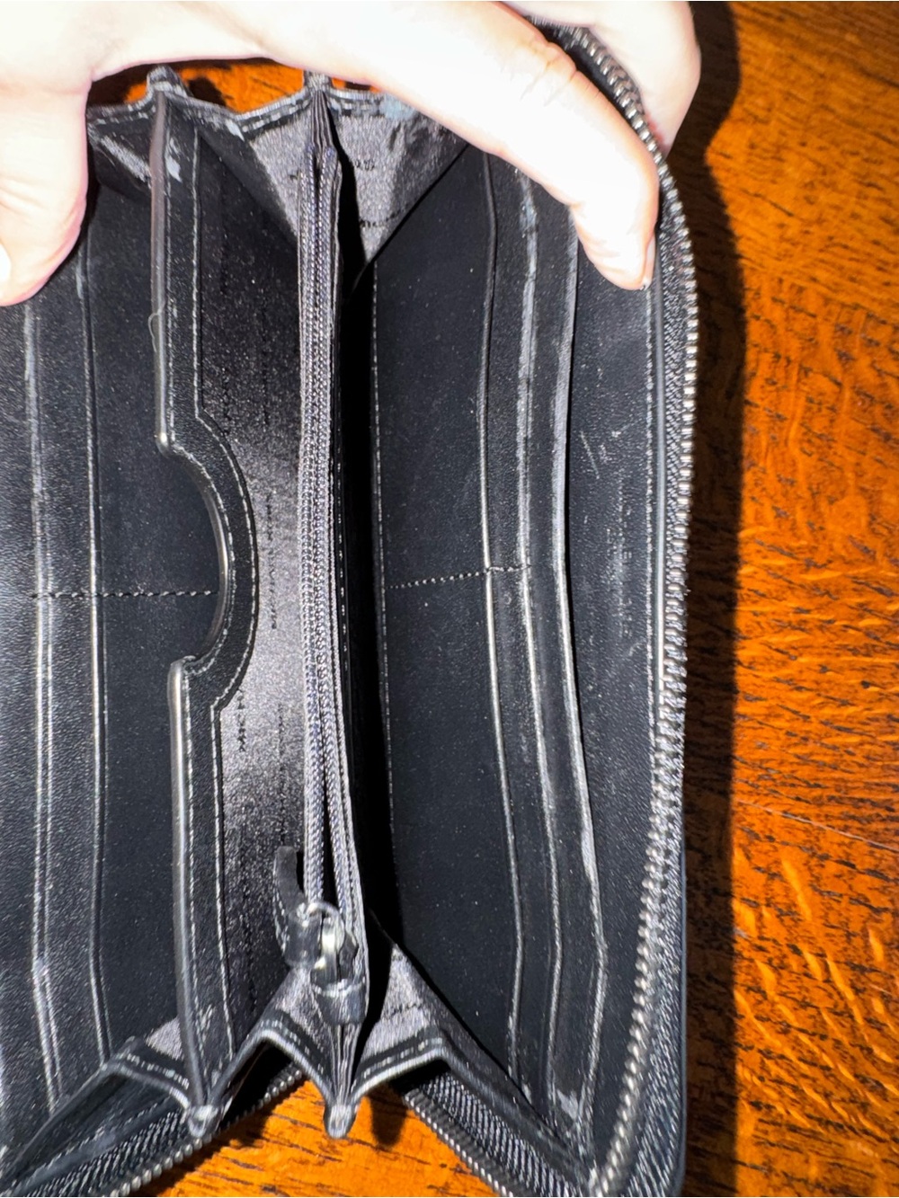 Michael Kors Black Wallet with White Graffiti Print - Picture 7 of 9